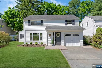 20 W Saddle River Road, Waldwick, NJ 07463 - Photo 2