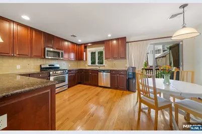 233 Knox Avenue C0001 #C0001, Cliffside Park, NJ 07010 - Photo 8