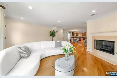 233 Knox Avenue C0001 #C0001, Cliffside Park, NJ 07010 - Photo 4