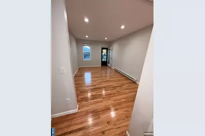 254 Undercliff Avenue 1 #1, Edgewater, NJ 07020 - Photo 2