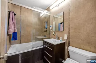 555 North Ave 11E, Fort Lee, NJ 07024 - Photo 18