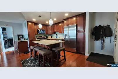 555 North Avenue 11E #11E, Fort Lee, NJ 07024 - Photo 2