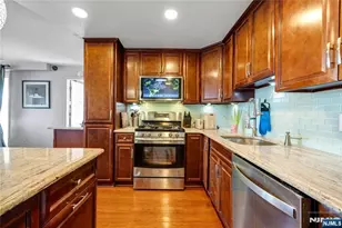 555 North Ave 11E, Fort Lee, NJ 07024 - Photo 4