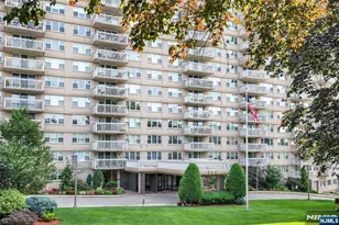 555 North Ave 11E, Fort Lee, NJ 07024 - Photo 32