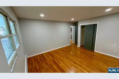 716 Jefferson Avenue Apt 2 #Apt 2, Cliffside Park, NJ 07010 - Photo 22