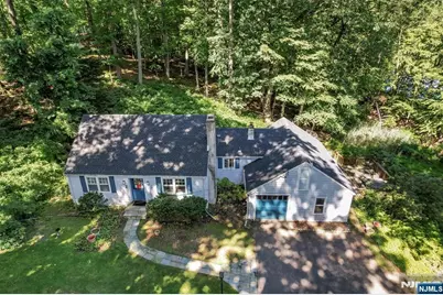 2 Nydam Lane, Franklin Lakes, NJ 07417 - Photo 2