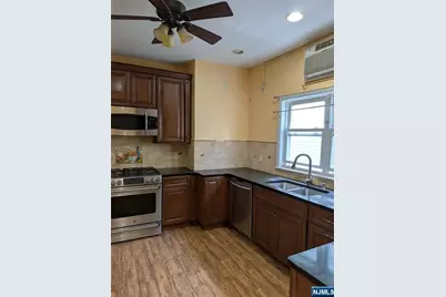 206 Highland Avenue, Kearny, NJ 07032 - Photo 8