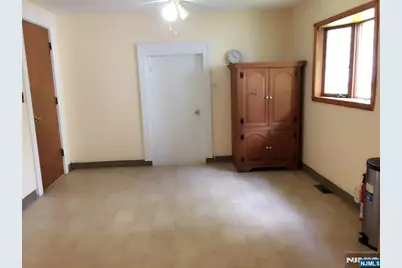 523 Lookout Avenue, Hackensack, NJ 07601 - Photo 6