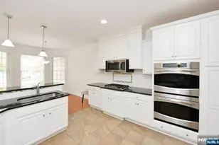 99 Windsor Ln, Ramsey, NJ 07446 - Photo 4