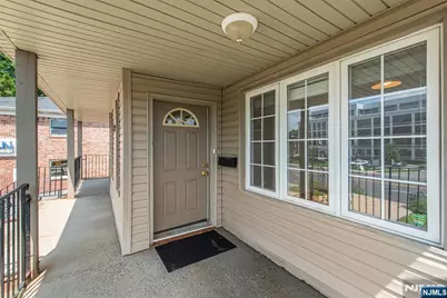 160 Bloomfield Avenue B #B, Verona, NJ 07044 - Photo 2