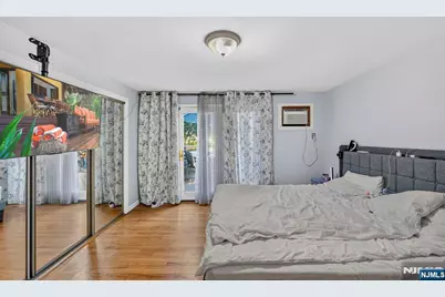 130 Rowland Avenue, Clifton, NJ 07012 - Photo 14