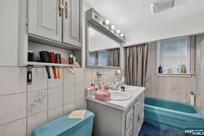 130 Rowland Avenue, Clifton, NJ 07012 - Photo 18