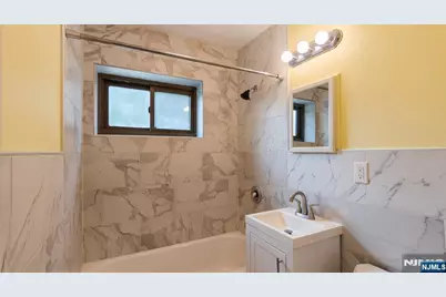 3021 Edwin 2J #2J, Fort Lee, NJ 07024 - Photo 8