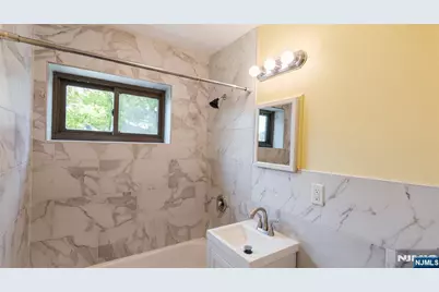 3021 Edwin 2J #2J, Fort Lee, NJ 07024 - Photo 6