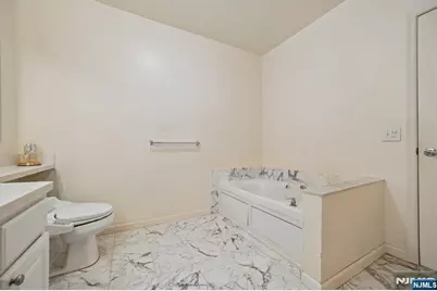 249 The Promenade, Edgewater, NJ 07020 - Photo 16