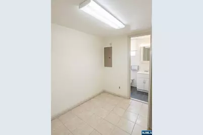 236-238 Stuyvesant 3 #3, Lyndhurst Township, NJ 07071 - Photo 4
