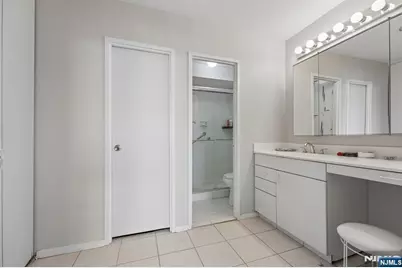 2150 Center Avenue 15E #15E, Fort Lee, NJ 07024 - Photo 16