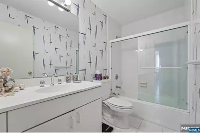 2150 Center Avenue 15E #15E, Fort Lee, NJ 07024 - Photo 20