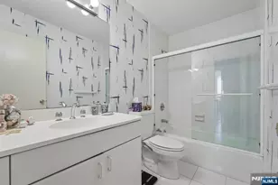 2150 Center Ave 15E, Fort Lee, NJ 07024 - Photo 20