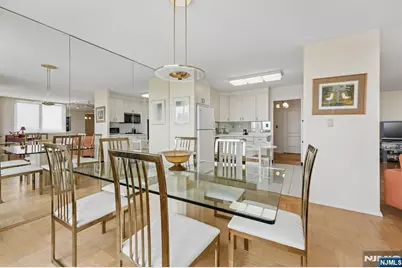 2150 Center Avenue 15E #15E, Fort Lee, NJ 07024 - Photo 8