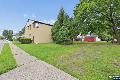 425 New Milford Avenue, Dumont, NJ 07628 - Photo 22