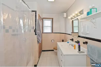 425 New Milford Avenue, Dumont, NJ 07628 - Photo 14
