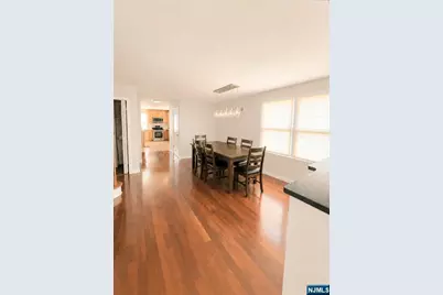 430 Aurora Avenue 430 #430, Cliffside Park, NJ 07010 - Photo 4