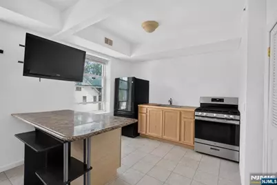 133 Maple Avenue 303 #303, East Orange, NJ 07017 - Photo 2