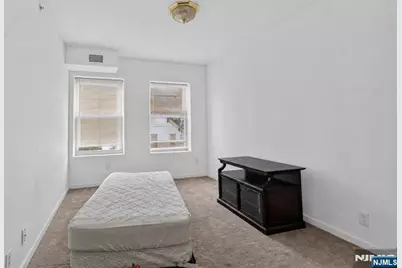 133 Maple Avenue 303 #303, East Orange, NJ 07017 - Photo 10