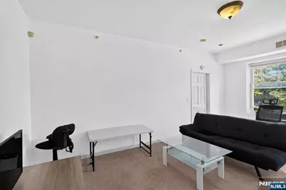 133 Maple Avenue 303 #303, East Orange, NJ 07017 - Photo 14