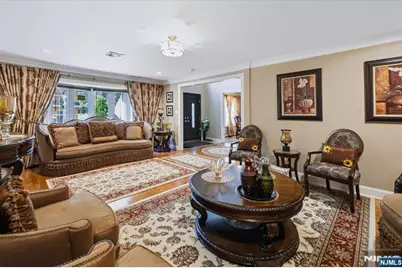 198 Munn Avenue, Teaneck Township, NJ 07666 - Photo 4