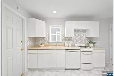 888 Lake Street, Newark, NJ 07104 - Photo 6