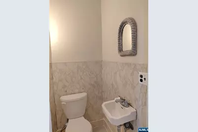 242 Stuyvesant Avenue 4 #4, Lyndhurst Township, NJ 07071 - Photo 6