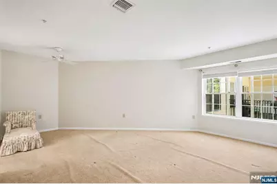 401 Dercole 211 #211, Norwood, NJ 07648 - Photo 16