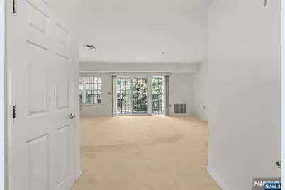 401 Dercole 211 #211, Norwood, NJ 07648 - Photo 4