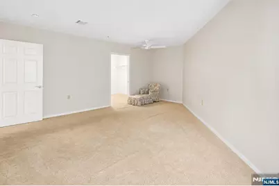 401 Dercole 211 #211, Norwood, NJ 07648 - Photo 18