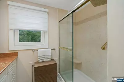25 Bryers Lane, Upper Saddle River, NJ 07458 - Photo 18