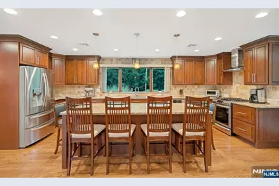25 Bryers Lane, Upper Saddle River, NJ 07458 - Photo 4