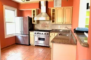 266 Livingston Ave 2, Lyndhurst Township, NJ 07071 - Photo 2