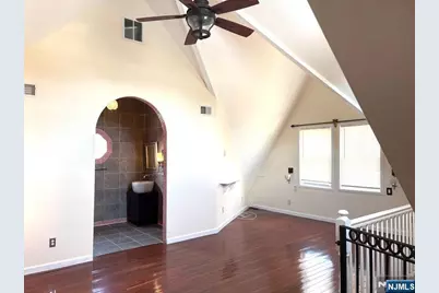 266 Livingston Avenue 2 #2, Lyndhurst Township, NJ 07071 - Photo 6