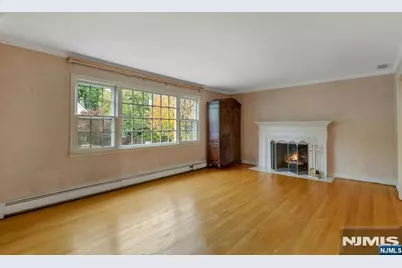121 Christie Street, Leonia, NJ 07605 - Photo 4