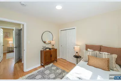 25 Cloverhill Place, Montclair, NJ 07042 - Photo 30