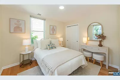 25 Cloverhill Place, Montclair, NJ 07042 - Photo 32