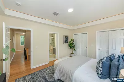 25 Cloverhill Place, Montclair, NJ 07042 - Photo 24