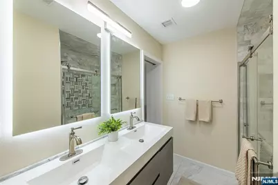 25 Cloverhill Place, Montclair, NJ 07042 - Photo 28
