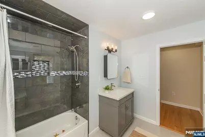25 Cloverhill Place, Montclair, NJ 07042 - Photo 22