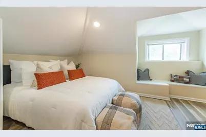 25 Cloverhill Place, Montclair, NJ 07042 - Photo 36