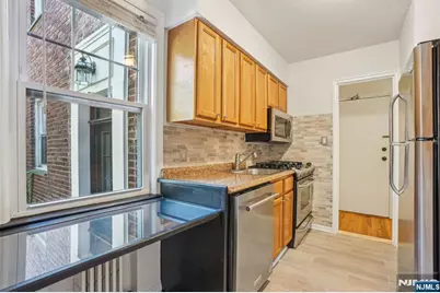 349 Bloomfield 53 #53, Verona, NJ 07044 - Photo 4