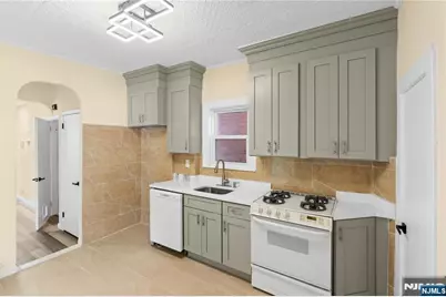 244 Lincoln Avenue, Cliffside Park, NJ 07010 - Photo 10