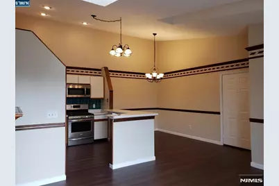 877 Juniper Way 877 #877, Mahwah, NJ 07430 - Photo 4